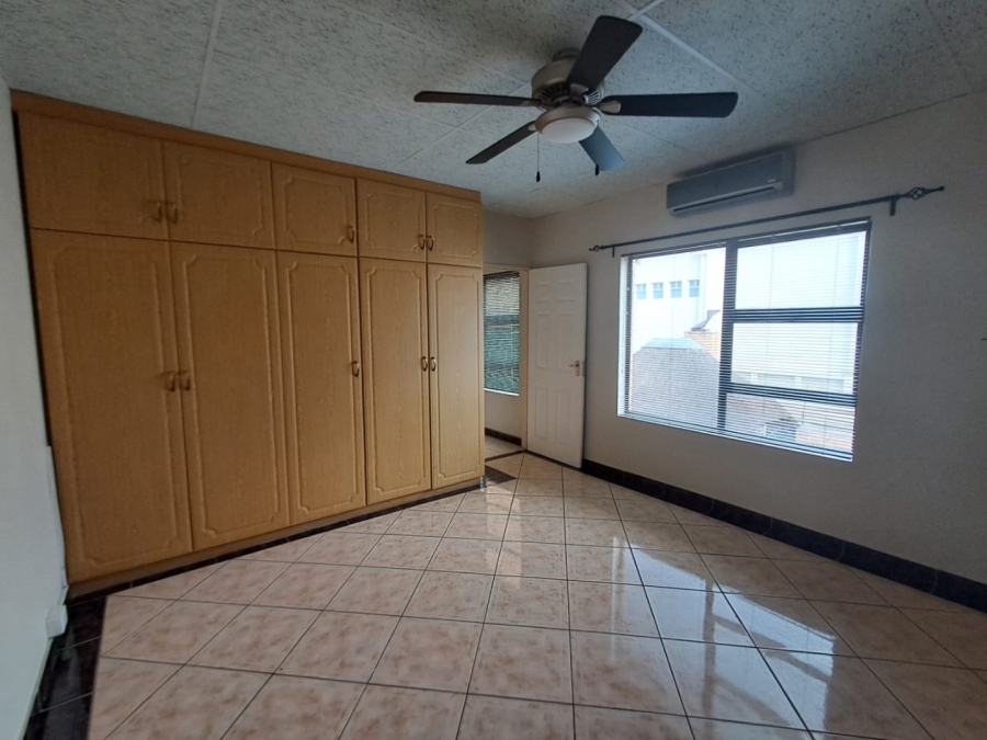 4 Bedroom Property for Sale in Roylglen Gardens Northern Cape